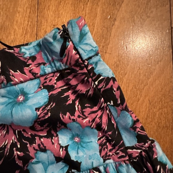 ZARA‎  Multicolor PRINTED MINI SKIRT TRF Floral High Waist 24" Size XS O2791 - Picture 4 of 5